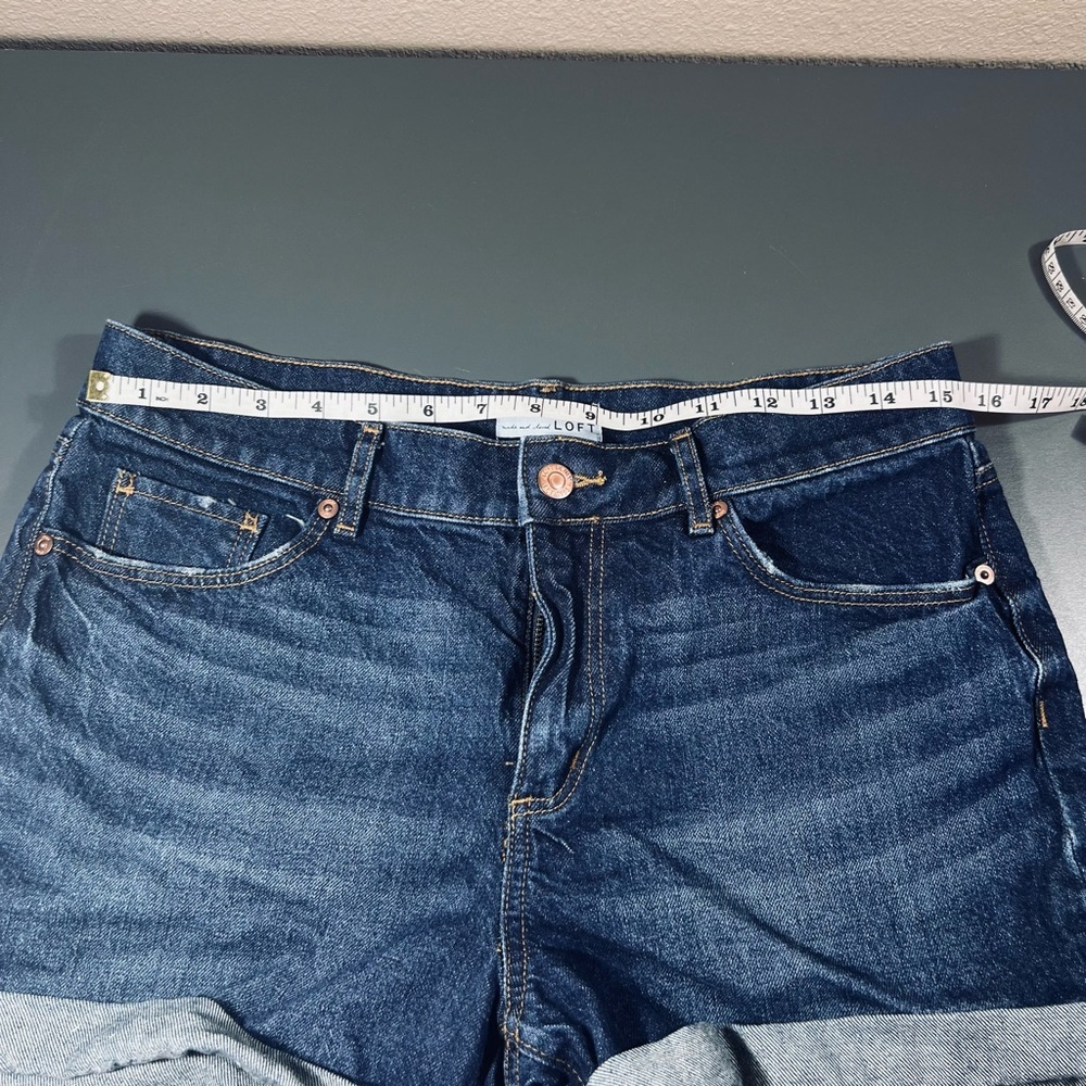 LOFT Dark Wash Denim Shorts | Cuffed Hem Mid Rise Size 6 / 28 - Picture 5 of 8